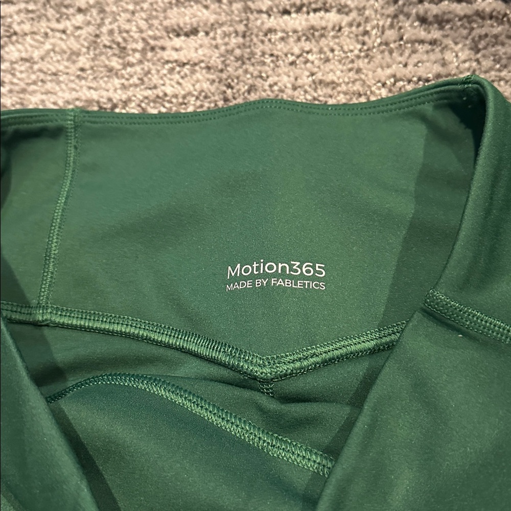 NWOT ☘️☘️Fabletics Motion 365 leggings in Palm Green. - Picture 6 of 6